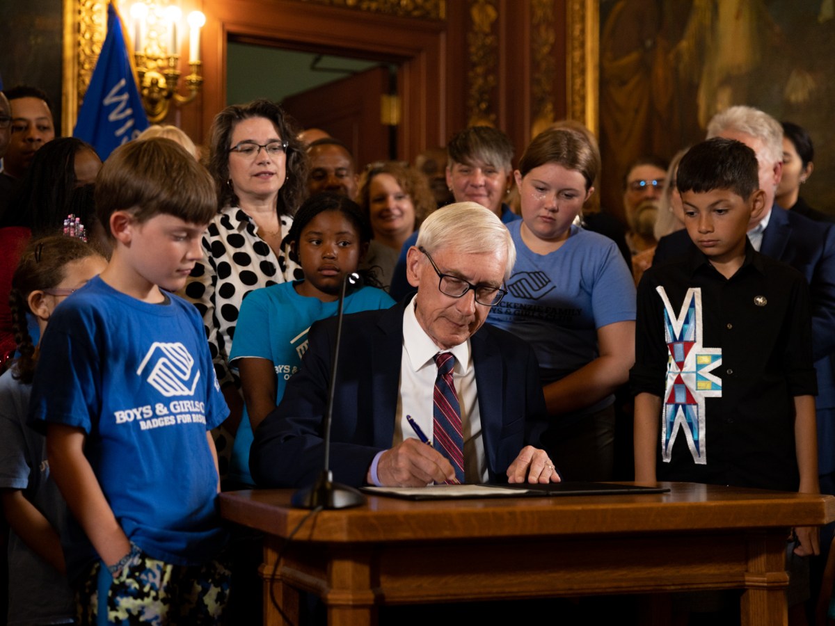 Wisconsin governor signs bill overhauling elementary reading education